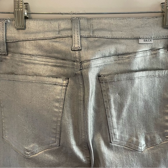 Daze- NWT SZ 27 Metallic Straight-Leg Jean Denim Smarty Pants - Picture 7 of 8